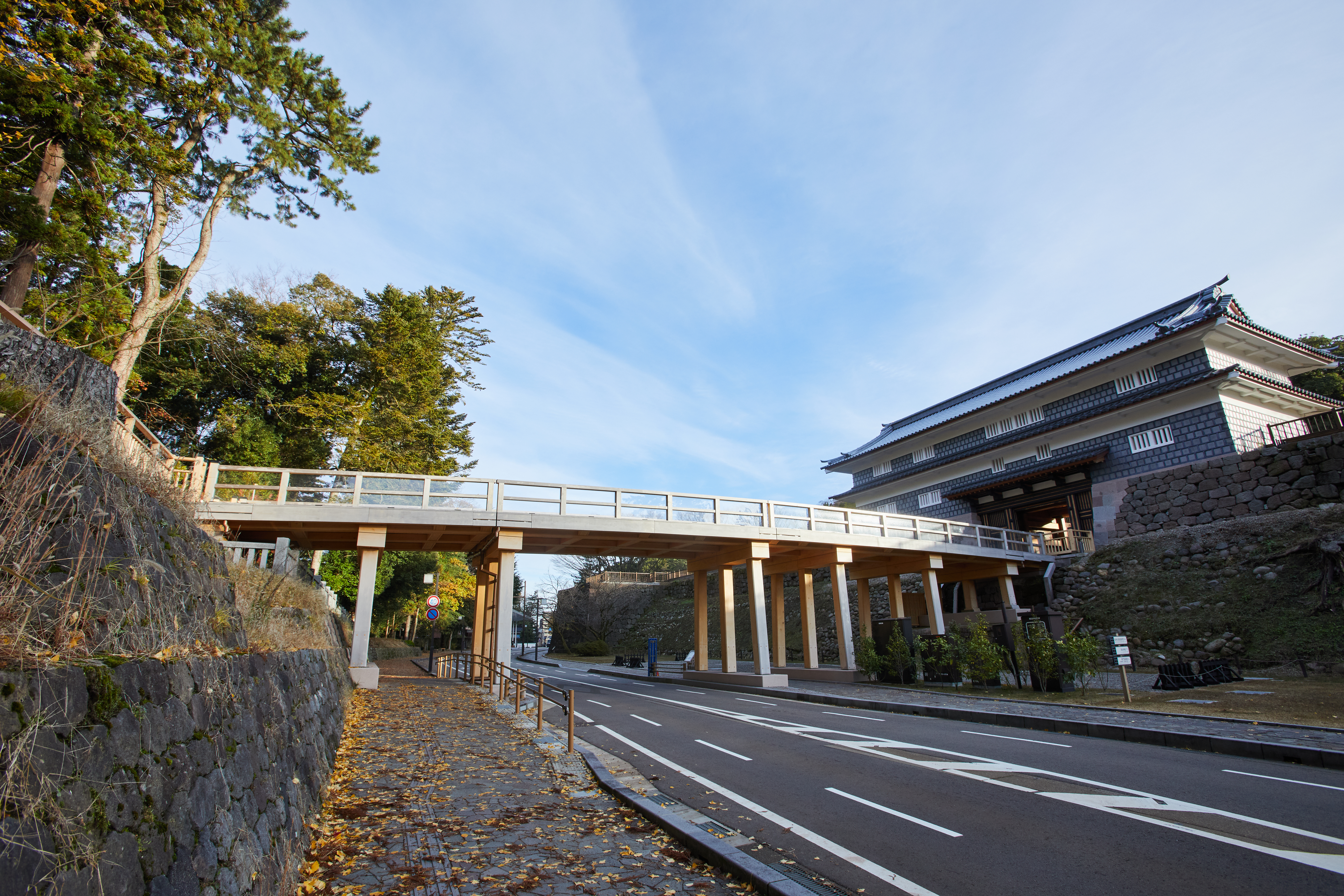 金沢城公園整備工事（鼠多門橋）